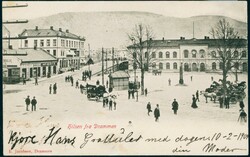 DRAMMEN. Hilsen fra. Uvanlig fint kort fra Strømsø torg med ...