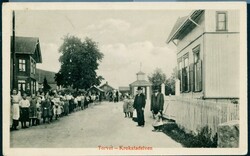 KROKSTADELVEN. Torvet. Meget uvanlig kort med et par voksne og mange ...