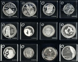 EURO-MYNTER. Skrin med 36 forskjellige store minnemynter i sølv fra ...
