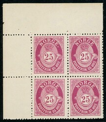 104. 25 øre i fireblokk med hjørnemarg. Lett flisetagging, men ...