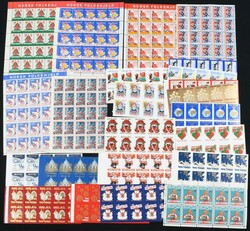 NORSK FOLKEHJELP. 24 forskjellige hefteark (á 25 eller 10 merker) ...