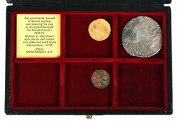 RUNDEFUNNET. Tre forskjellige. mynter hentet opp fra vraket av det ...