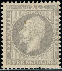 3. Litt kraftig hengslet merke som er skjev til høyre (3200)