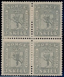 7. 3 skill våpen 1863 i 4-blokk med hengselrester i øvre og nedre ...