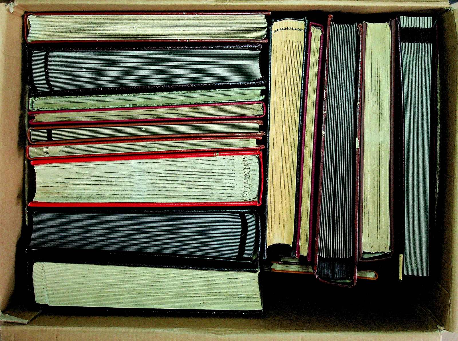 Umzugskarton voll mit 14 grossen und 4 kleinen ...