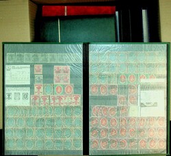 1872-1996, Karton mit Nachlass in 11 Steckbücher, dabei Dt. Reich ...