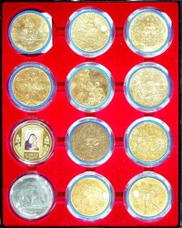 Nachlass in 13 Tablaren, von alt bis neu, mit Münzen, Medaillien, ...