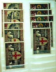 DEUTSCHLAND: ca.1921-1923, Album mit über 140 Notgelscheinen, teils ...