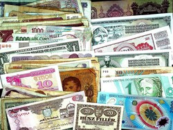 WELTWEIT: kl. Lot mit ca.60 Banknoten etc. aus aller Welt, sehr ...