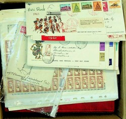 1875-2000, Karton mit 5 Alben, dabei auch Asien, zudem Material auf ...