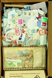 Karton mit Briefstücken, Marken in Tüten, lose usw., dabei viel ...