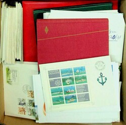 1900-2021, 2 Alben mit vielen kpl. Sätze und Blocks, dazu noch ...