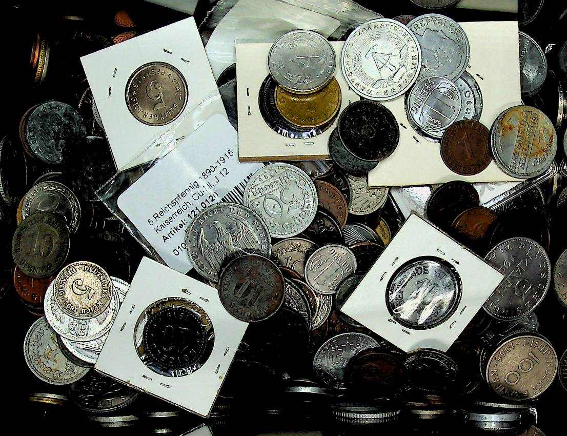 Karton mit über 1 Kg. Münzen, vom Kaiserzeit über Saar bis DDR, ...