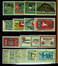 Ringbinder mit Notgeldsammlung, mit über 370 Scheinen in meist ...