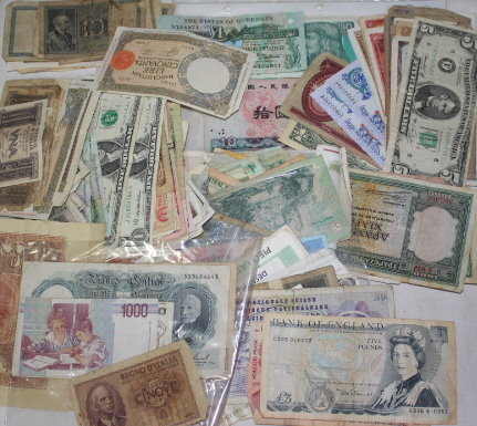 Ganze Welt:: Posten mit über 200 gr. Banknoten/Papiergeld aus aller ...