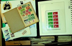 Karton mit Sammlungsreste in 4 Ordnern, 4 grosse Steckbücher usw., ...