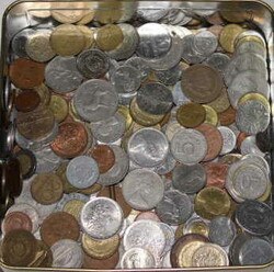 ca. 1950-2000, Blechschachtel mit einigen 100 Münzen aus aller Welt, ...