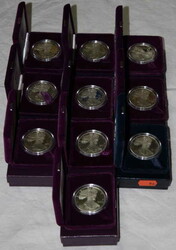 USA: 1986/1995, 10x 1 Oz. Silber-Eagle in PP, je in orig. Etui, ...