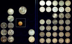 ca.1949/2001, Aktenkoffer mit Münznachlass in Tablaren, Schachteln, ...