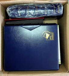 Lot mit 7 Steckbüchern, Einsteckblätter und 2 Pro Collect ...