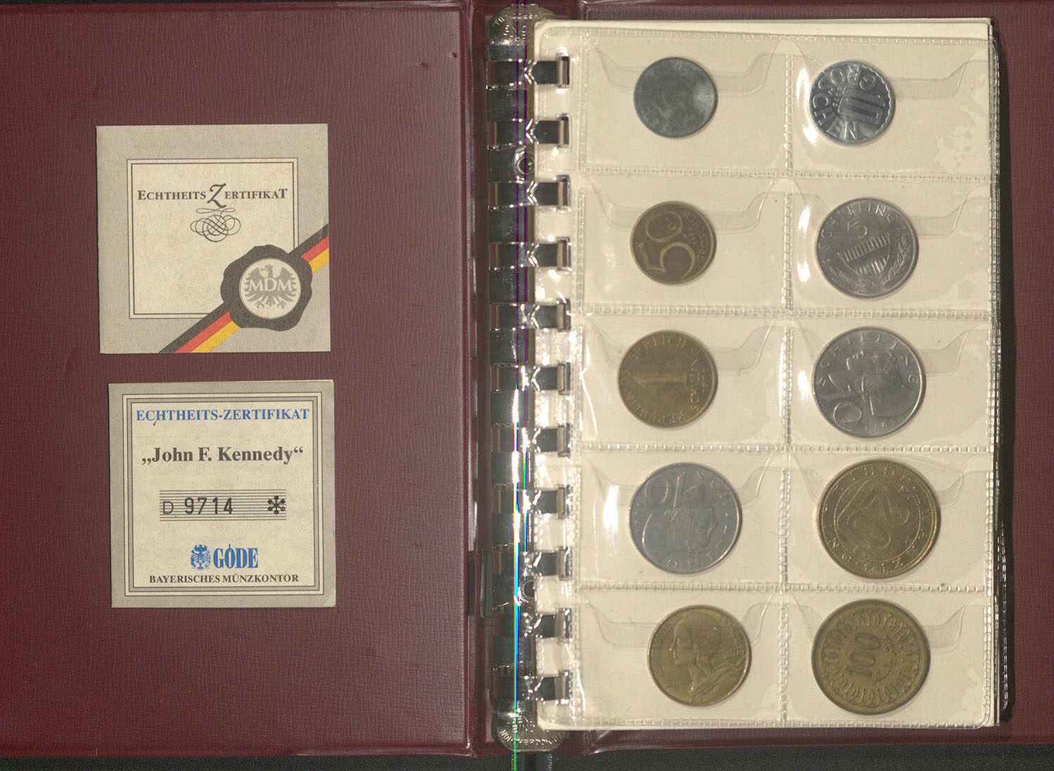 MÜNZEN - Sammlung in 3 Alben, dabei u.a. einige Silbermünzen ...