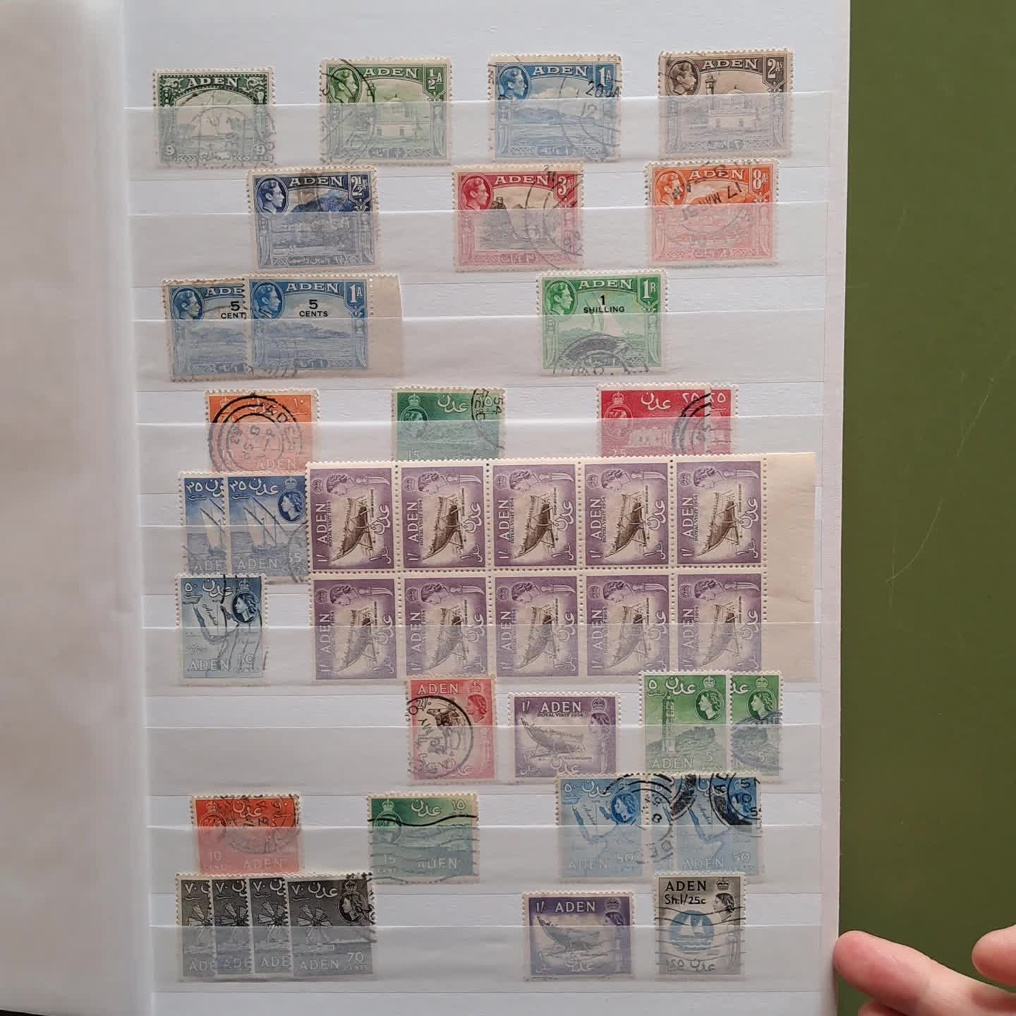 ARAB.STAATEN - Slg. versch. Länder im dicken Steckbuch, mit grosser ...