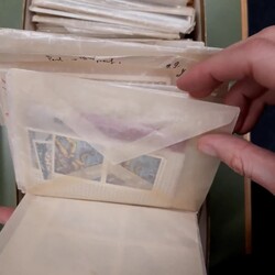 BURUNDI - enormes ** Tütenlager in 2 prallgefüllten Schuhkartons, ...