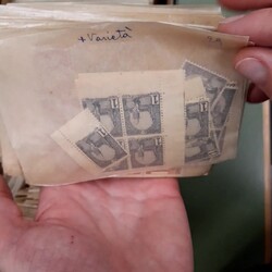 TUNESIEN - enormes ** Tütenlager in 2 Schachteln ab alten ...