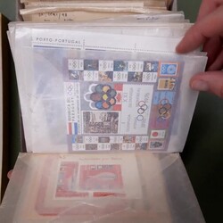 PARAGUAY - enormes Tütenlager in 3 grossen, vollen Schachteln mit ...