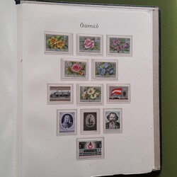 ÖSTERREICH - 1858/1964, reichhaltige Slg. im Borek-Klemmbinder mit ...