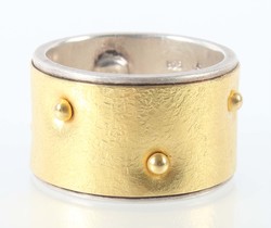550.10: Schmuck, Ringe