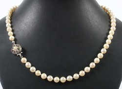 550.30: Schmuck, Ketten / Colliers / Anhänger