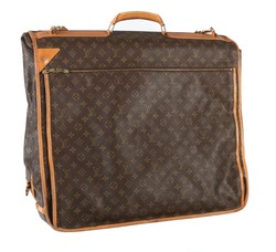 300.10: Fashion Designer