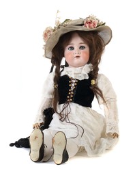 700.10: Dolls