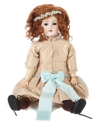 Puppe um 1910, Porzellan-Kurbelkopf, braune Schlafaugen, offener Mund ...