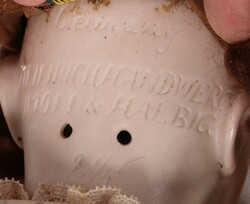 Puppe um 1910, Porzellan-Kurbelkopf, braune Schlafaugen, offener Mund ...