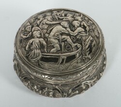 Deckeldose wohl Hanau, um 1900, Silber, ca. 235 g, von runder Form, ...
