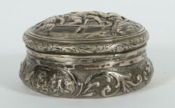 Deckeldose wohl Hanau, um 1900, Silber, ca. 235 g, von runder Form, ...