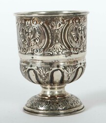 Fussbecher im Barockstil Silver House di Pizzera Gianmario, Mailand, ...