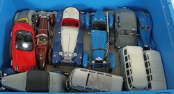28 Modellautos mit Franklin Mint, Maiesto, Solida u. a., M: 1:18 und ...