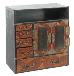 Chinoiserie Kabinett um 1900, verschiedene Hölzer, Intarsiendekor in ...