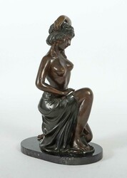 Thilat USA, 20./21. Jh.. ''Weiblicher Halbakt'', Bronze patiniert, ...