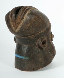Maske der Bekom Kameruner Grasland, Helmmaske aus Holz, die ...
