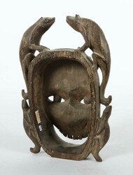 Seltene Flughundmaske Afrika, Holz geschnitzt, die Stirn mit ...