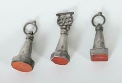 3 Siegelringanhänger Westafghanistan, 18. Jh., Silber mit Carneol, ...