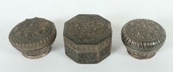 3 variierende Betelboxen Burma, 19./20. Jh., Silber, ca. 220g, zwei ...