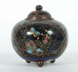 Cloisonné-Deckelvase Japan, 19. Jh., Zellenschmelzemaille, gebauchte ...