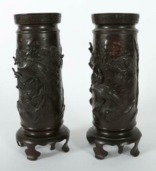 Vasenpaar Japan, 19. Jh., Bronze, Zylinderform mit starkem ...