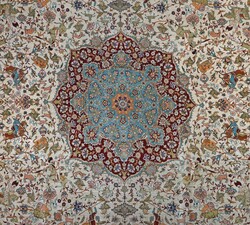 Signierter Seiden-Hereke-Jagdteppich Türkei, um 1980, Seide auf ...