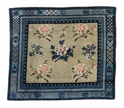 750: Carpets, Textiles